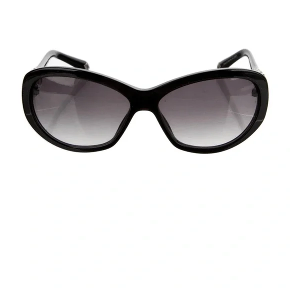 LOUIS VUITTON “IRIS” Sunnies😎 - Picture 14 of 17